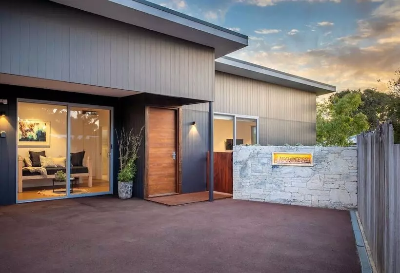 160 Steps From Yallingup Beach