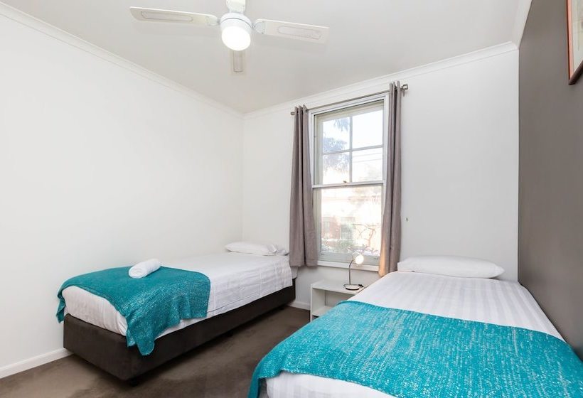 Kayla, 2bdr Southbank Apartment