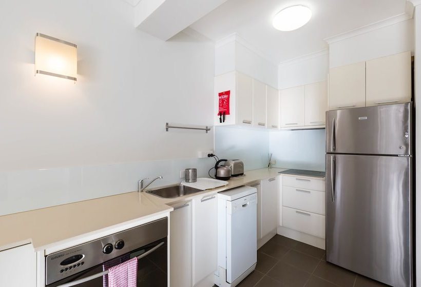 Kayla, 2bdr Southbank Apartment