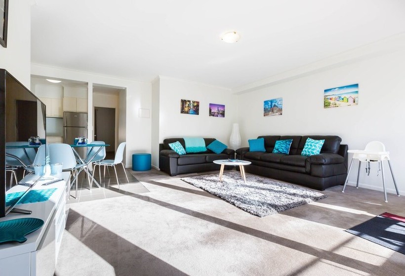 Kayla, 2bdr Southbank Apartment