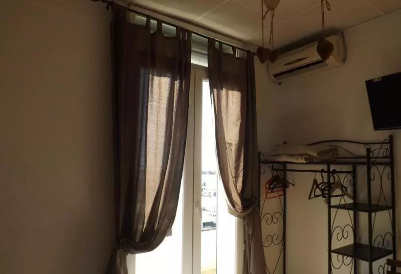 Hotelli Hôtel Le Carnon