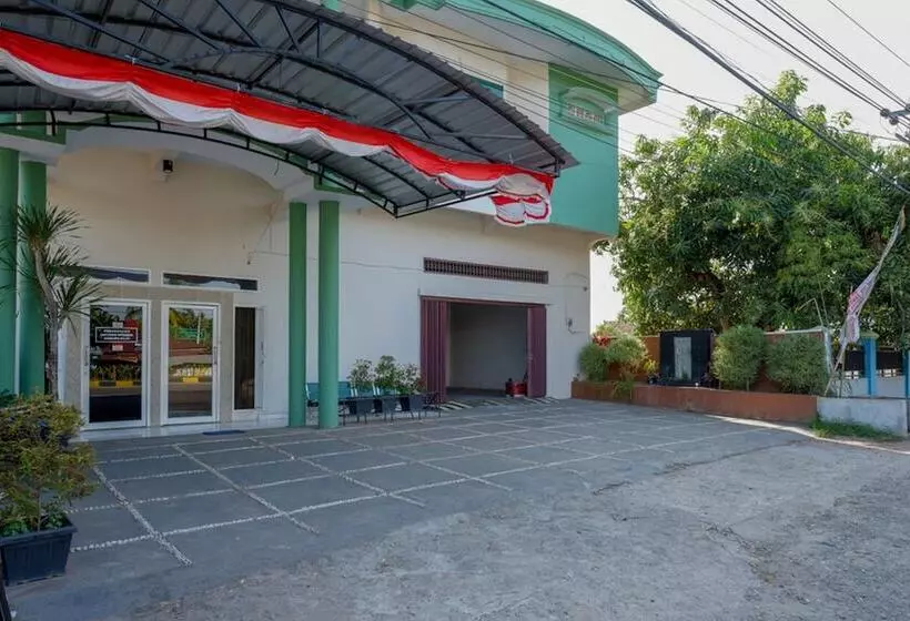 Hotelli Reddoorz Syariah At Jalan Jenderal Sudirman Palopo