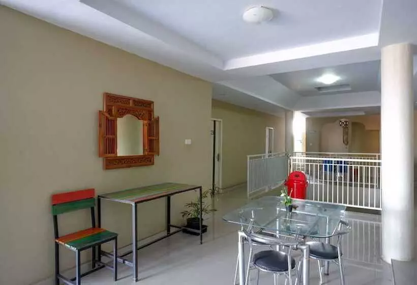 Hotelli Reddoorz Syariah At Jalan Jenderal Sudirman Palopo