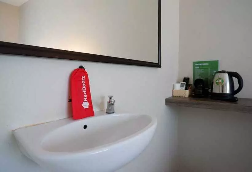 Hotelli Reddoorz Syariah At Jalan Jenderal Sudirman Palopo