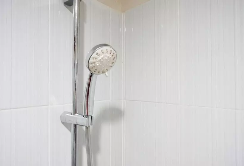 Hotelli Reddoorz Syariah At Jalan Jenderal Sudirman Palopo