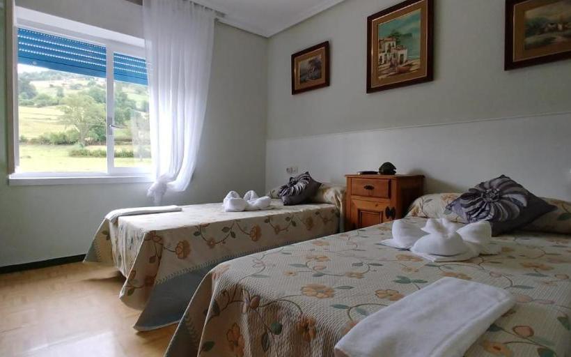 호텔 Hostal & Restaurante Miralpas