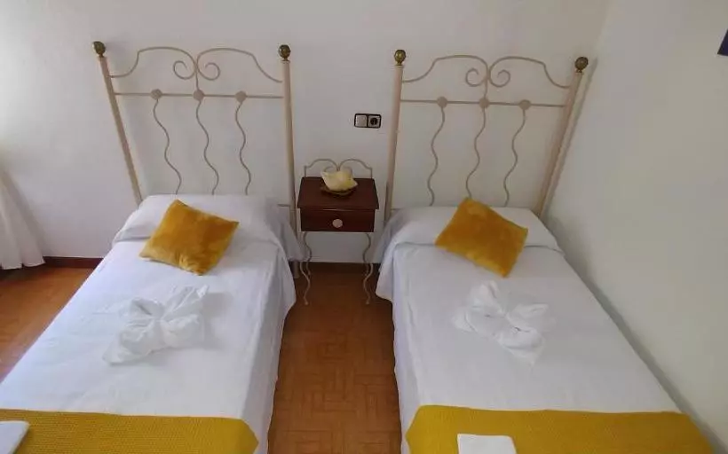 Hotelli Hostal & Restaurante Miralpas