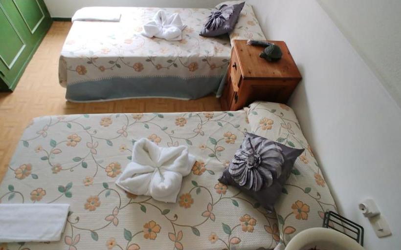 호텔 Hostal & Restaurante Miralpas