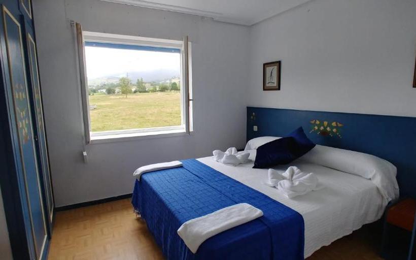 호텔 Hostal & Restaurante Miralpas