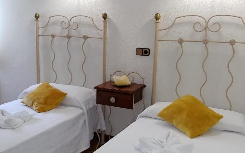 호텔 Hostal & Restaurante Miralpas