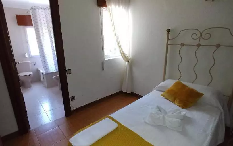 Hotelli Hostal & Restaurante Miralpas