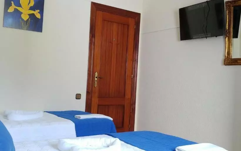 Hotelli Hostal & Restaurante Miralpas