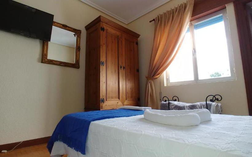 호텔 Hostal & Restaurante Miralpas