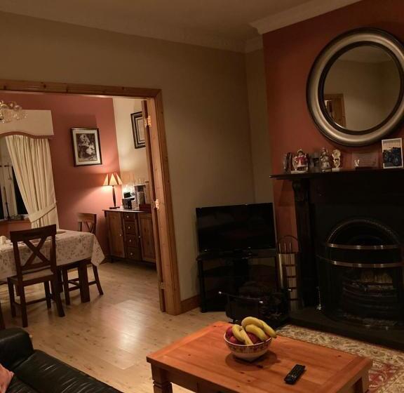 צימר Inny River Lodge