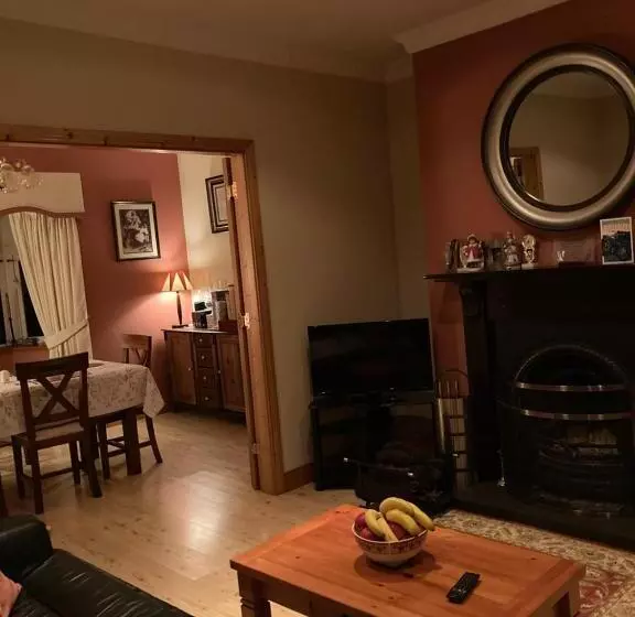 ベッドアンドブレックファースト Inny River Lodge