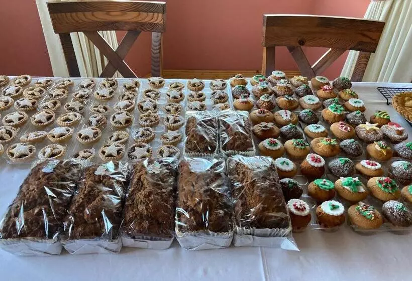 ベッドアンドブレックファースト Inny River Lodge