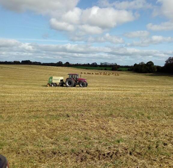 צימר Inny River Lodge