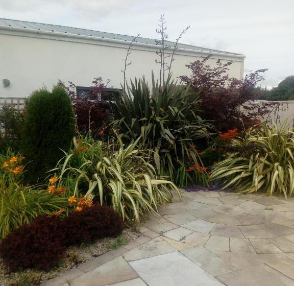 צימר Inny River Lodge