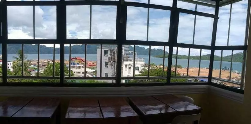 Hotelli Divine Castle Travelers Inn
