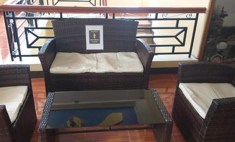 Hotelli Divine Castle Travelers Inn