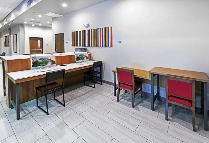 فندق Holiday Inn Express & Suites Houston N Downtown, An Ihg