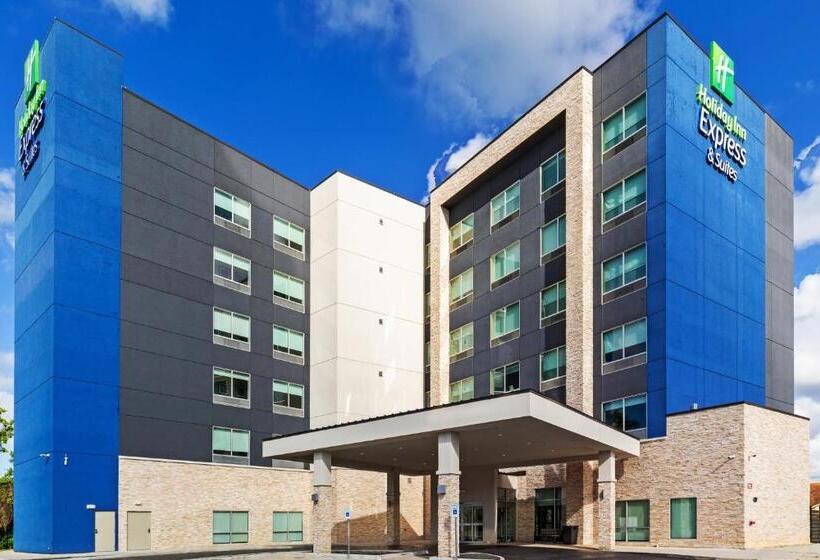 فندق Holiday Inn Express & Suites Houston N Downtown, An Ihg