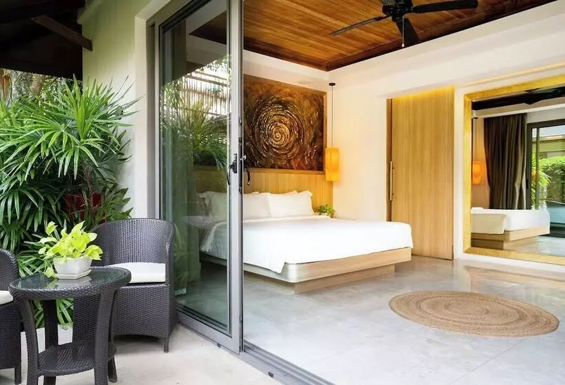 Miskawaan Beachfront Villas