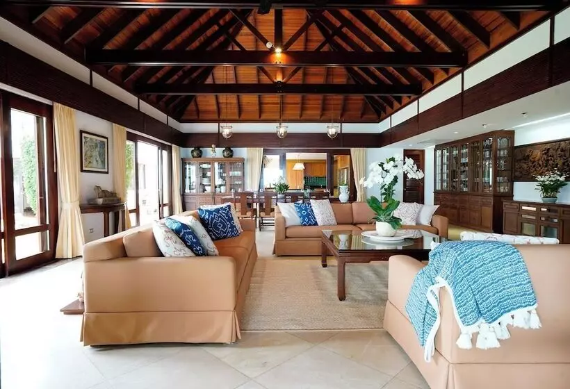 Miskawaan Beachfront Villas