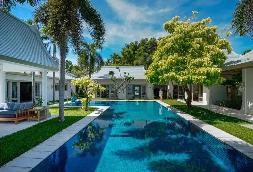 Miskawaan Beachfront Villas