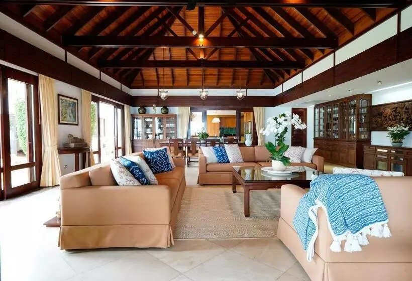 Miskawaan Beachfront Villas