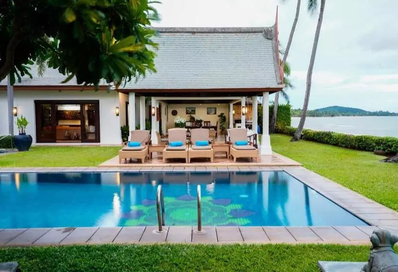 Miskawaan Beachfront Villas