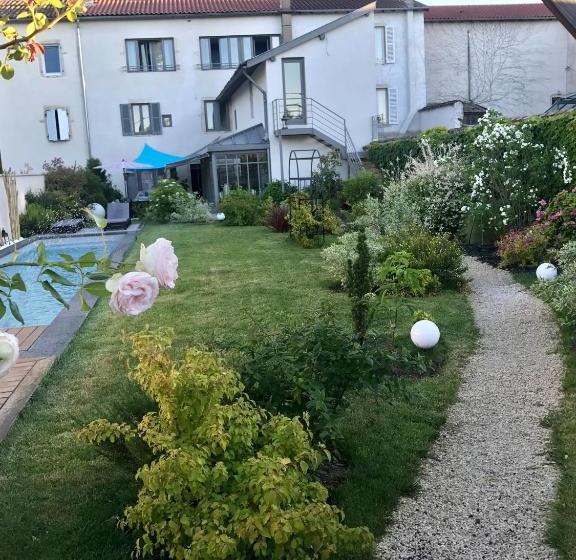 بنسيون De La Chambre Au Jardin
