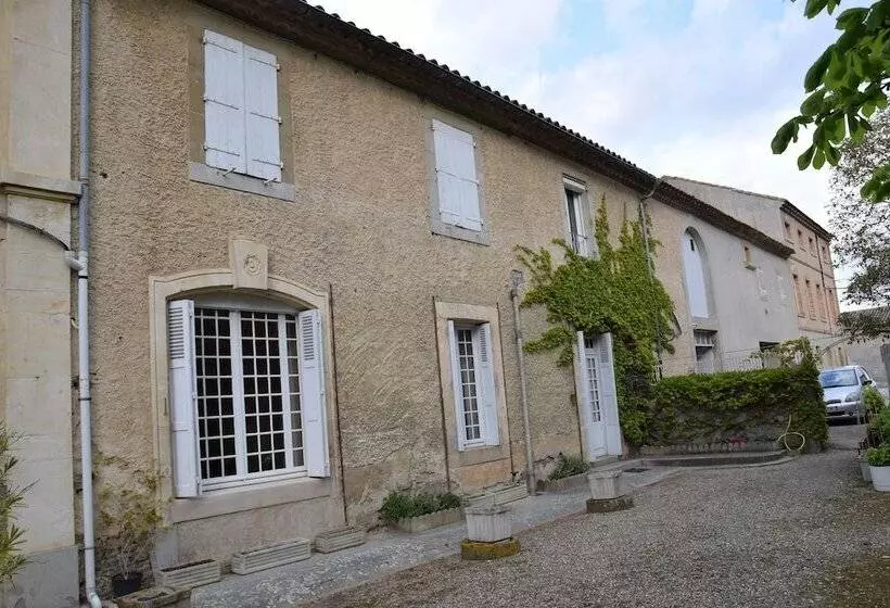 تختخواب و صبحانه Domaine D Herminis