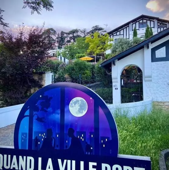 ベッドアンドブレックファースト Quand La Ville Dort