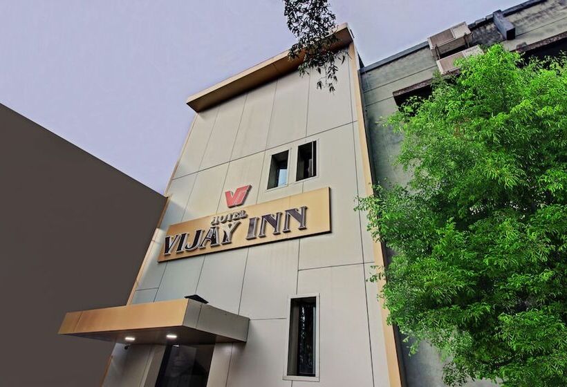 בית מלון כפרי Treebo Trip Vijay Inn