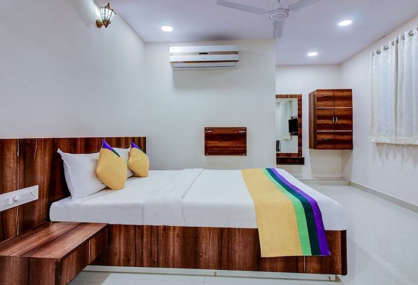 בית מלון כפרי Treebo Trip Vijay Inn