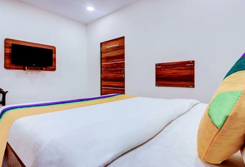 בית מלון כפרי Treebo Trip Vijay Inn