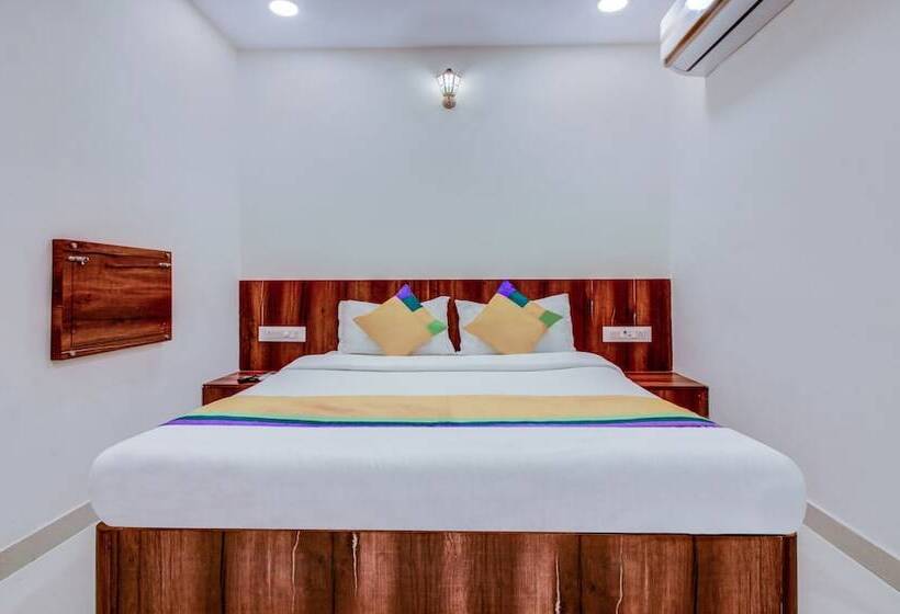 בית מלון כפרי Treebo Trip Vijay Inn