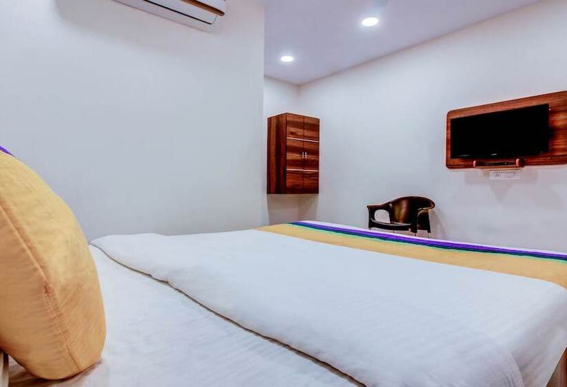 בית מלון כפרי Treebo Trip Vijay Inn