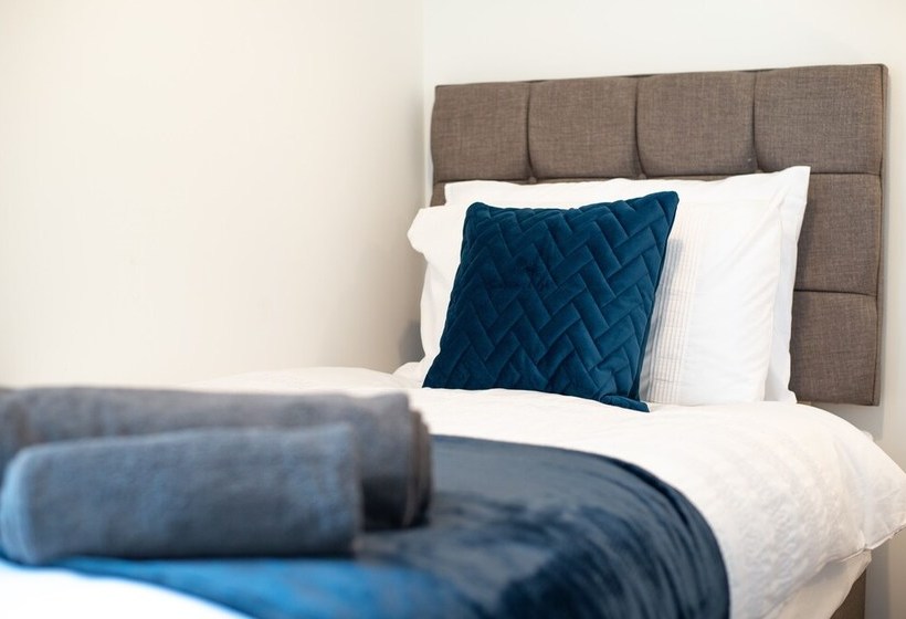 Check It Out, Eaton S House