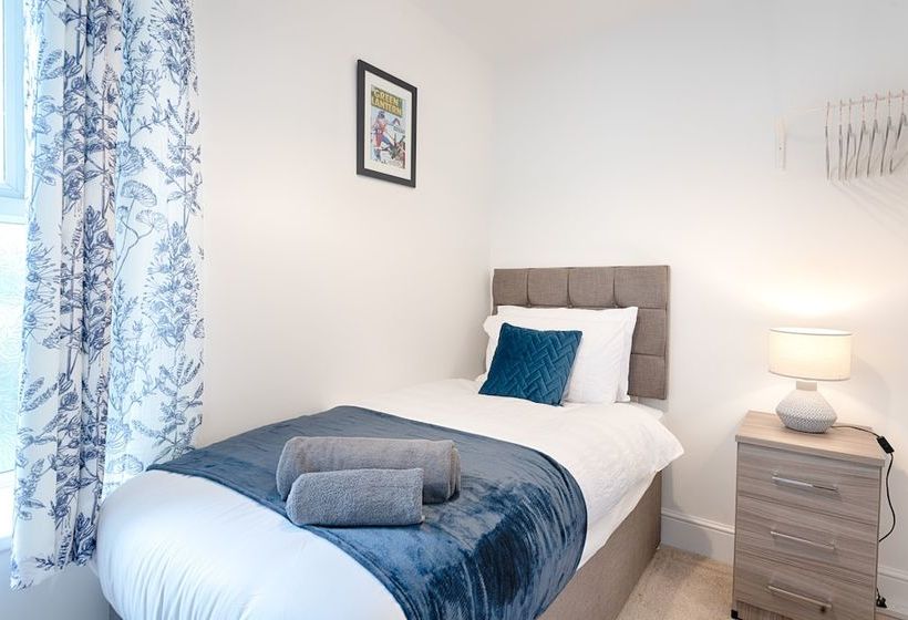 Check It Out, Eaton S House