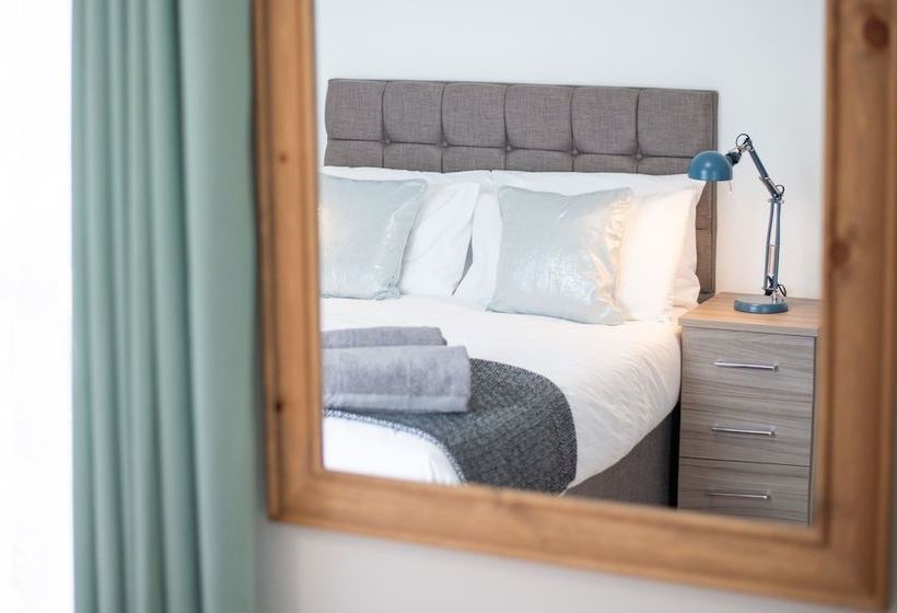 Check It Out, Eaton S House