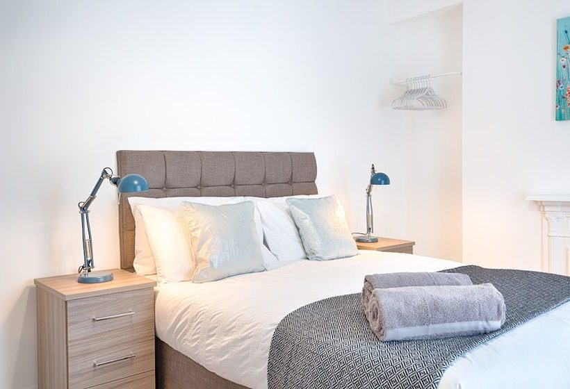 Check It Out, Eaton S House