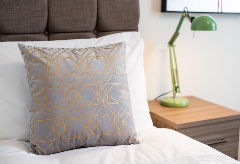 Check It Out, Eaton S House