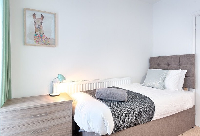 Check It Out, Eaton S House