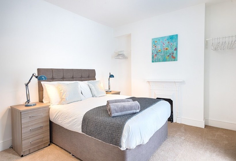 Check It Out, Eaton S House