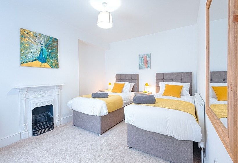 Check It Out, Eaton S House