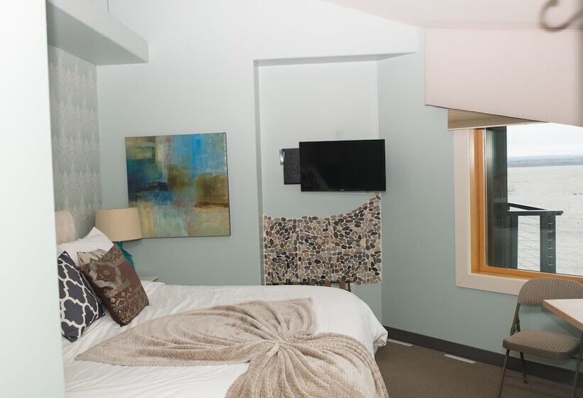 فندق Blue Wave Inn