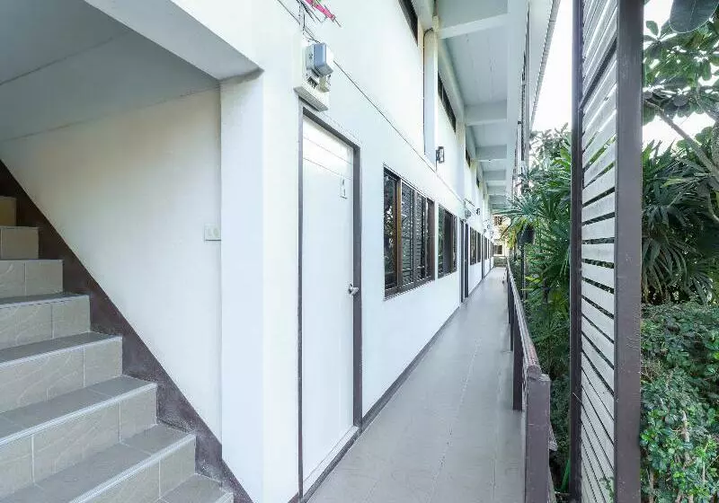 ホテル Dnk Baan Suan