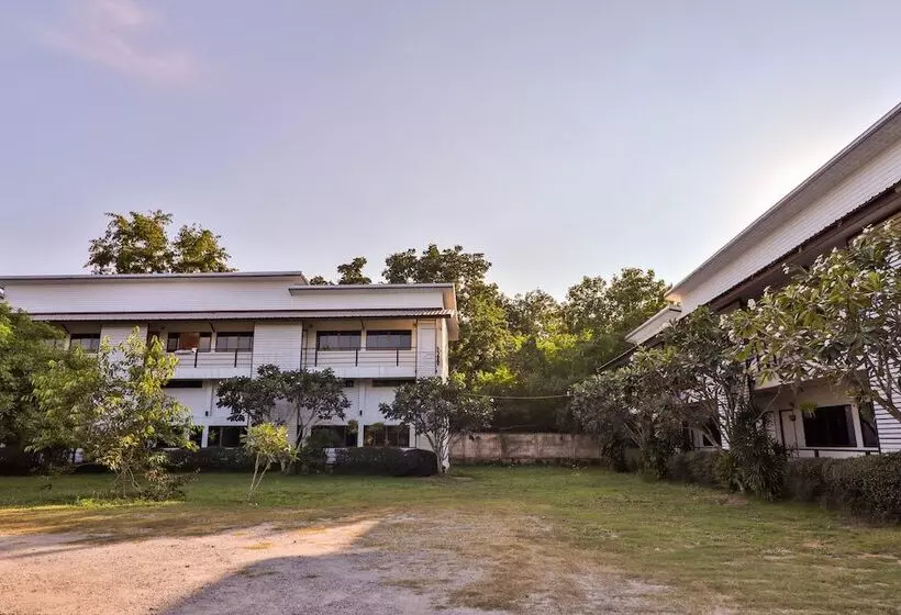 ホテル Dnk Baan Suan